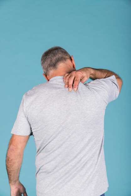 Растяжка для снятия напряжения в спине и шее